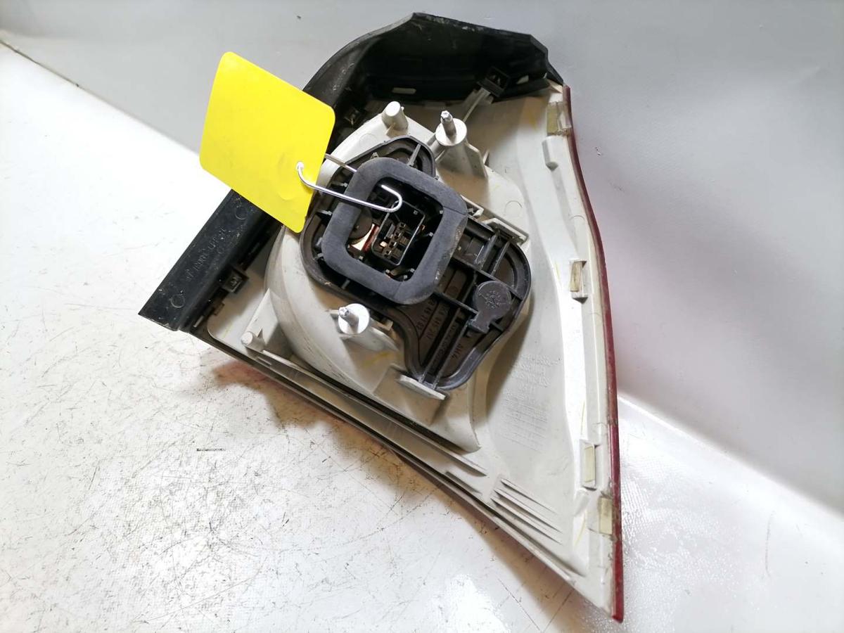 VW Golf 5 original R&uuml;cklicht R&uuml;ckleuchte Heckleuchte au&szlig;en links Flie&szlig;heck BJ04